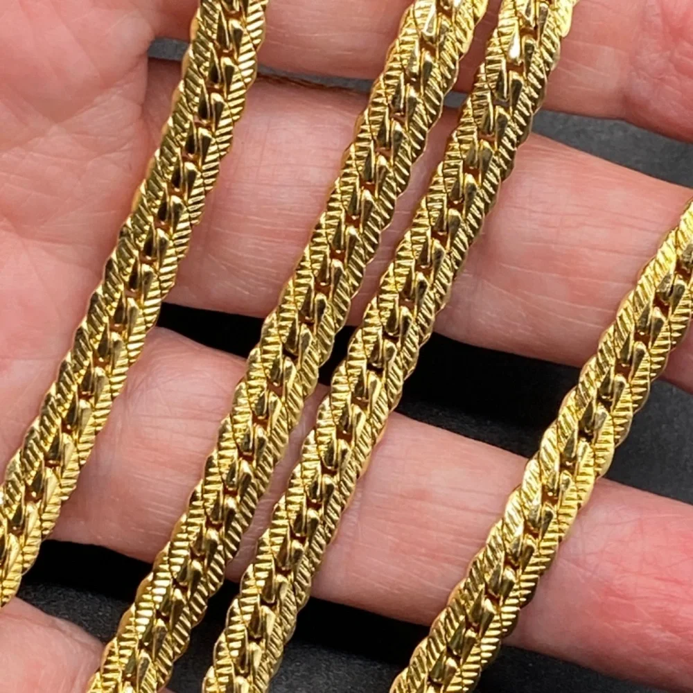 Vintage TRIFARI Gold Plated Flat Chain Link Necklace